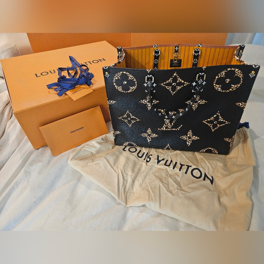 Louis Vuitton OntheGo Jungle